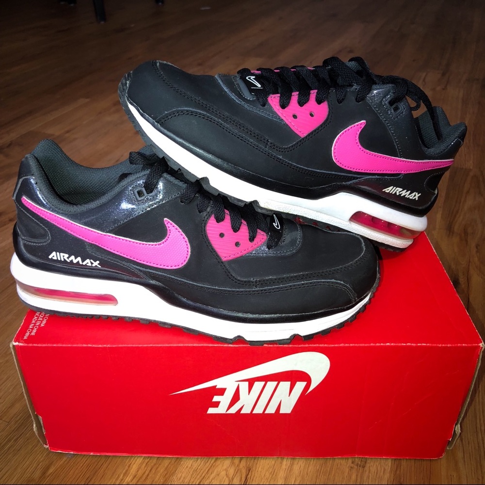 NIKE AIR MAX